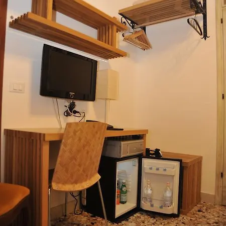 3C B&B Venice Room photo